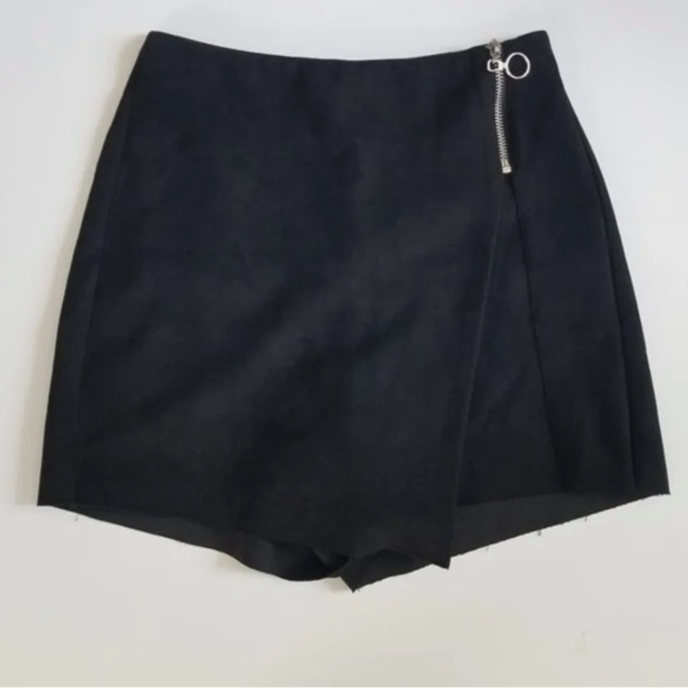 super cute zara skort